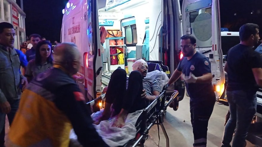 Başından vuruldu, el sallayarak ambulansa bindi