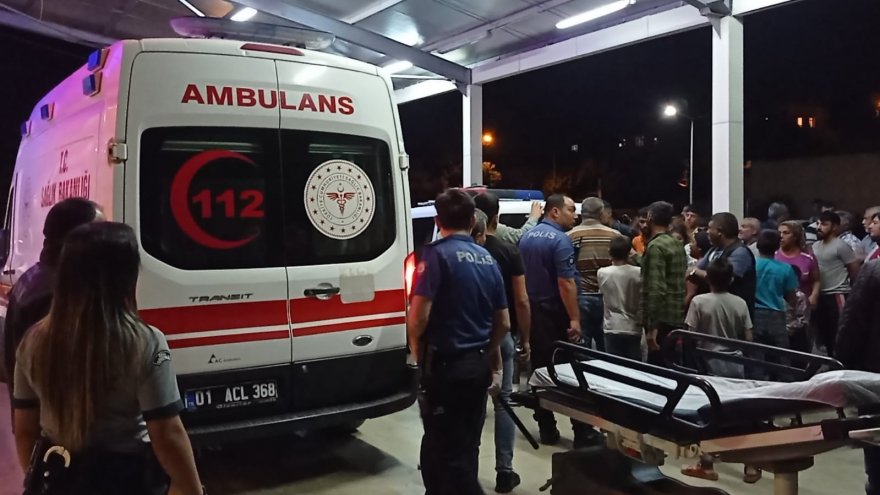 Başından vuruldu, el sallayarak ambulansa bindi