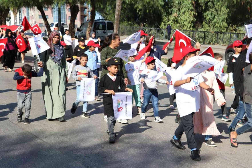 Adana’da LÖSEV’den farkındalık yürüyüşü