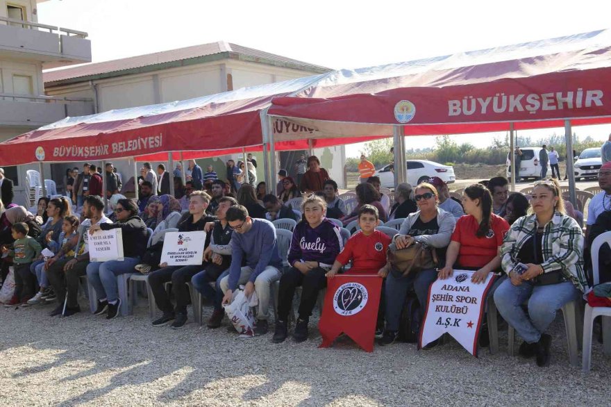 Buğday tohumları toprakla buluşturuldu