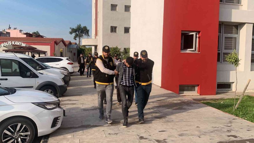 Adana’da 2 kardeşi öldüren kardeşler tutuklandı