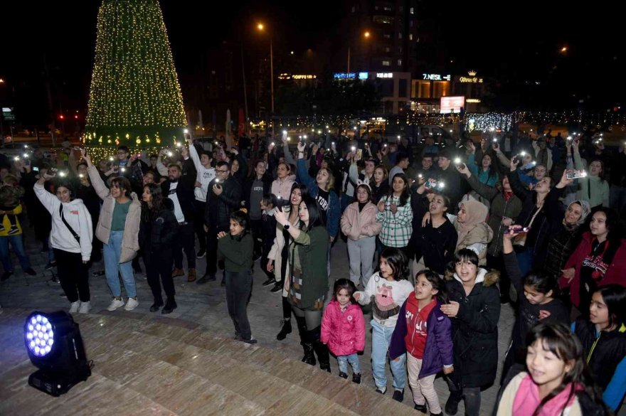 Seyhan’da yeni yıl kutlamaları erken başladı