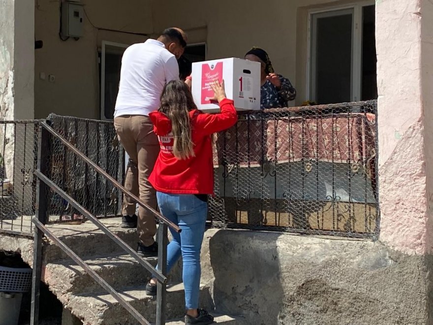 Başkan Erdem’in dost eli 29 bin aileye uzandı