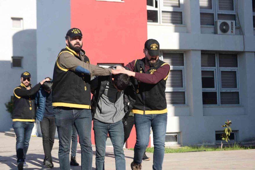 Adana'da bar cinayetine iki tutuklama