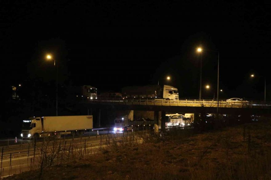 Ulaşıma kapanan Adana - Ankara otoyolu tekrar açıldı