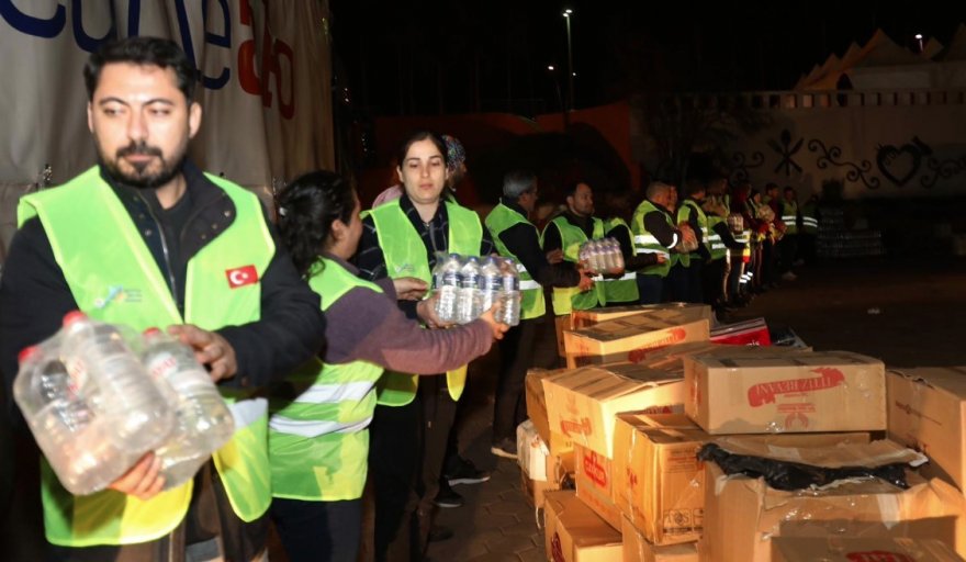 Depremin tahribatını azaltmak için kurumlar omuz omuza