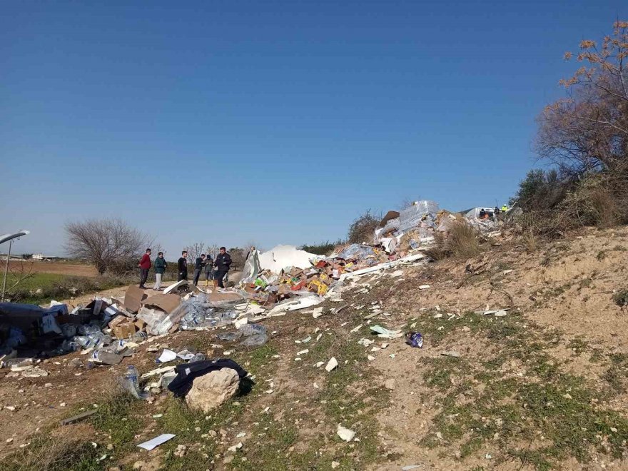 Hatay’a yardıma giden kamyon ve panelvan çarpıştı: 4 yaralı