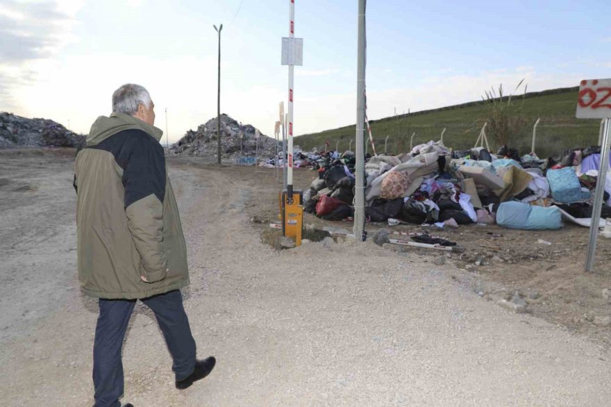 Adana’da çöken binaların molozları eşyalarıyla birlikte korunuyor