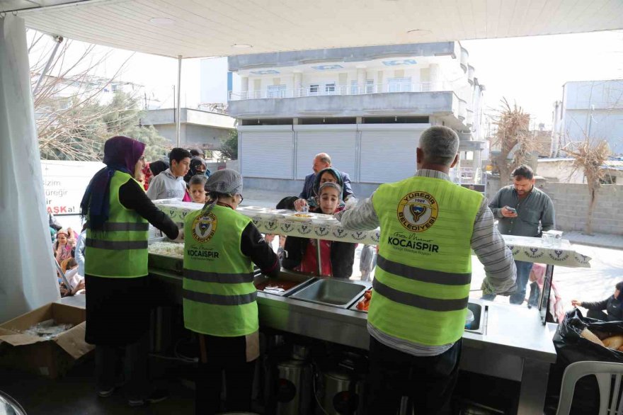 Mobil mutfak tırı depremzedelerin hizmetinde