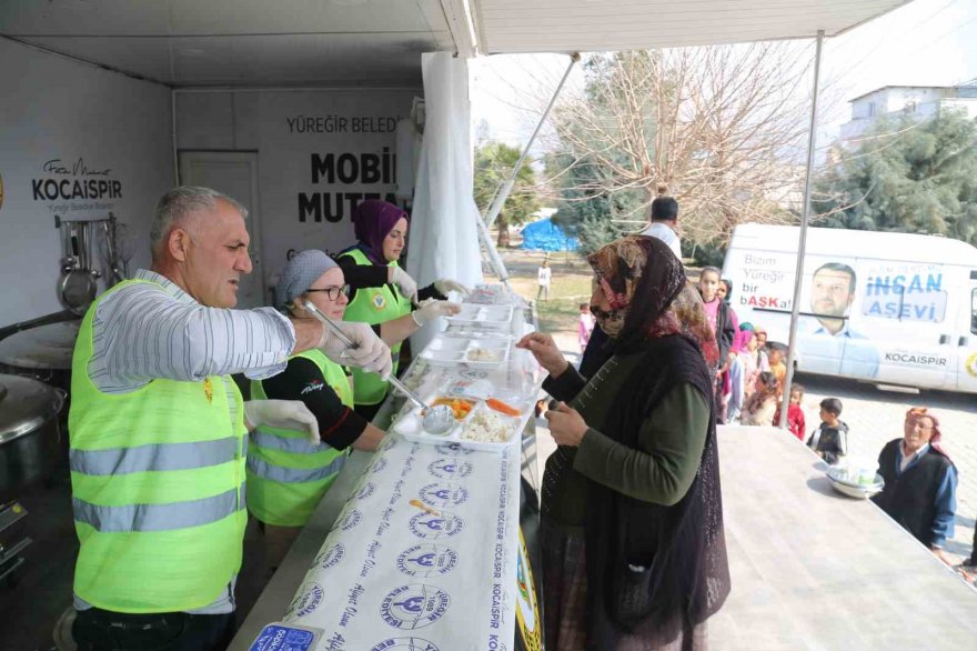 Mobil mutfak tırı depremzedelerin hizmetinde