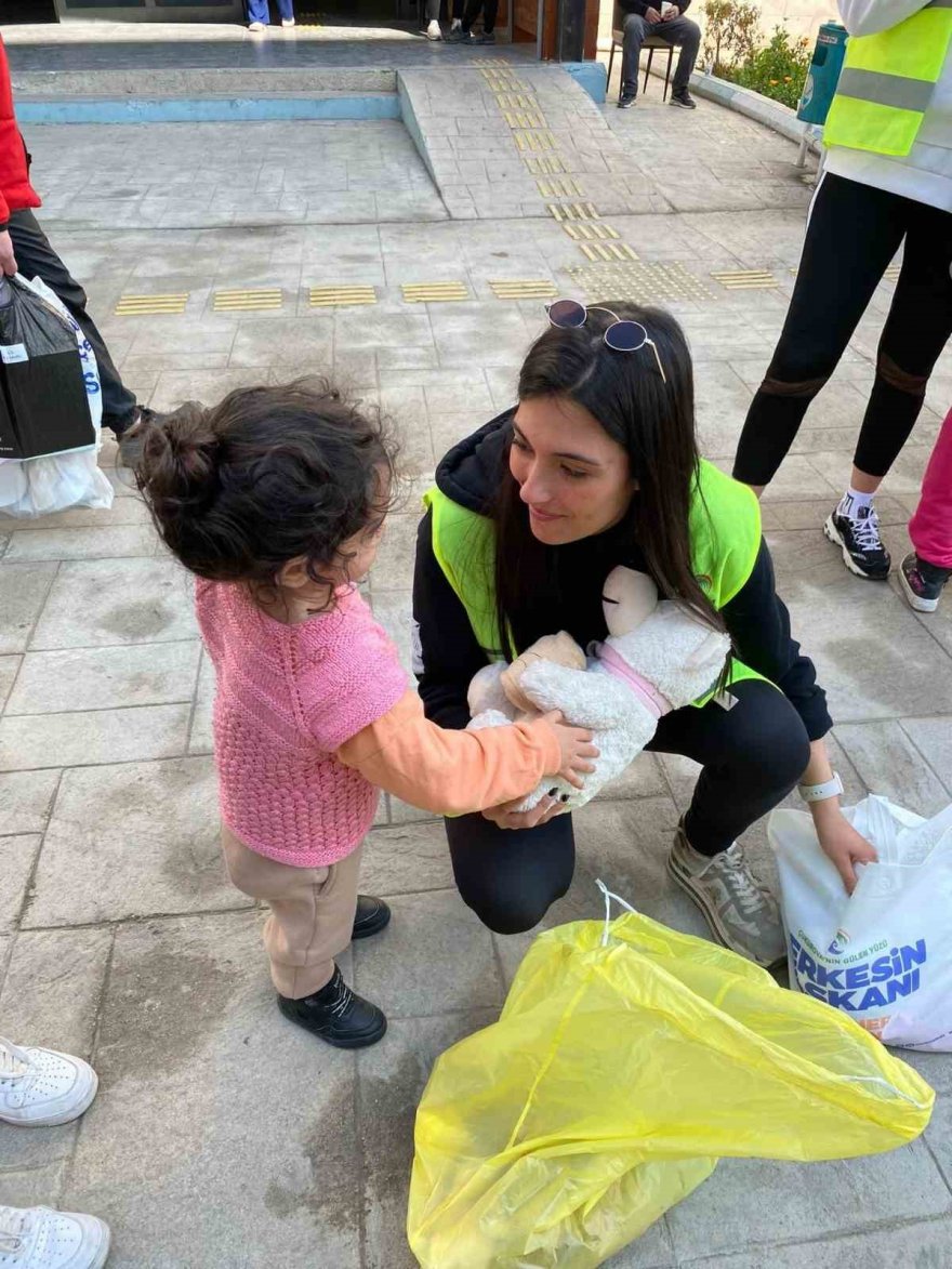 Depremzede çocuklara psikososyal destek