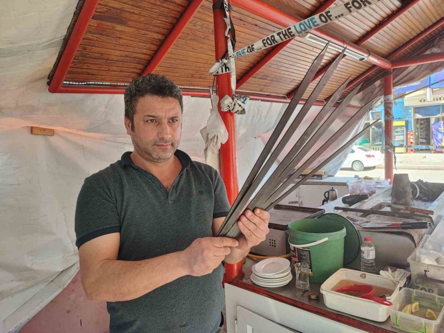 Bu da oldu: Müşteriler için hazırlanan Adana kebapları çaldılar