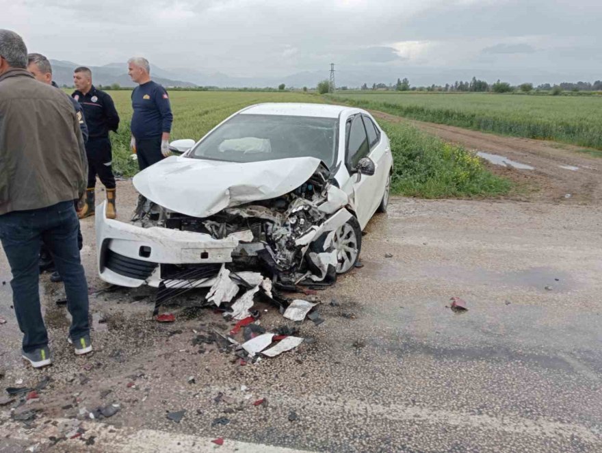 Adana’da trafik kazası:1 ölü 2 yaralı