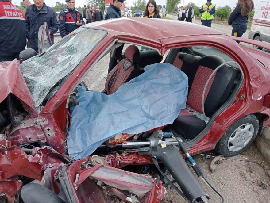 Adana’da trafik kazası:1 ölü 2 yaralı