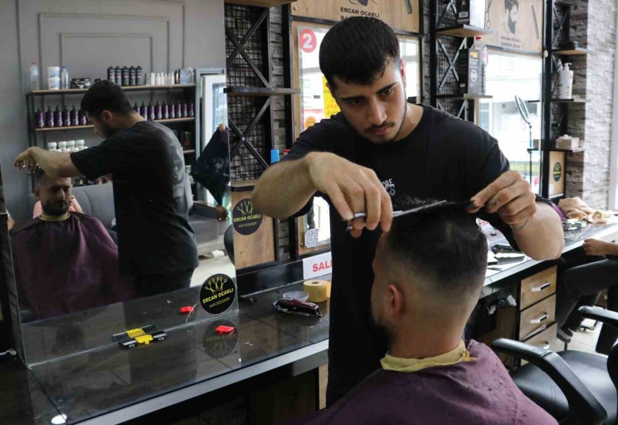 Berberlerde bayram namazına kadar sürecek mesai başladı