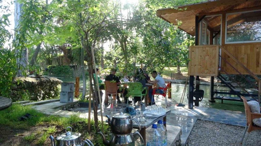 Adana, bayram tatilinde doğa tutkunlarının akınına uğradı