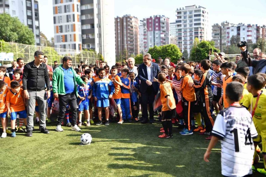 Adana’da “Gülen Yüzler Umut Turnuvası” başladı