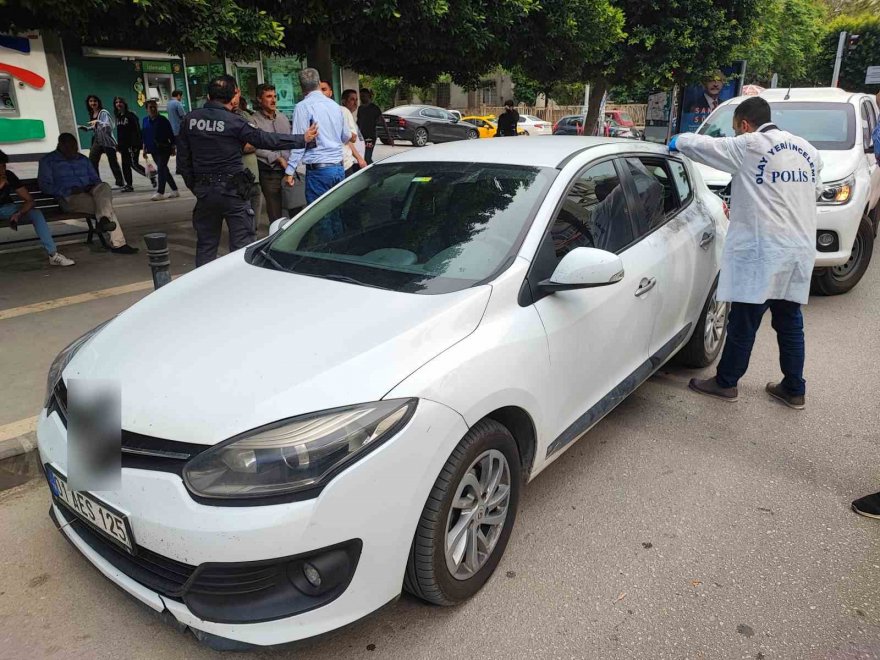 Otomobilin camı kırılıp 1 milyon 554 bin lira çalındı