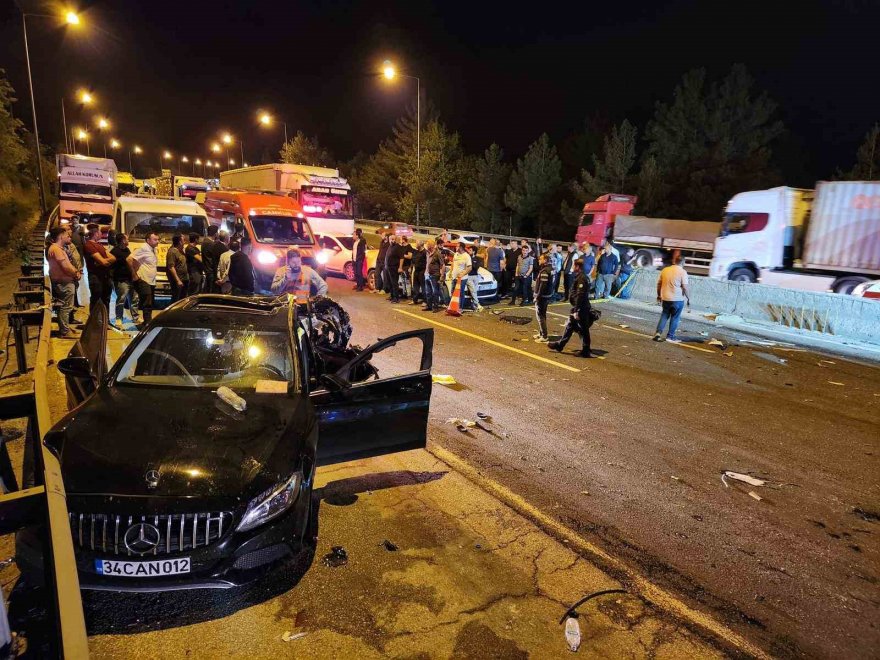 Adana’da 13 aracın karıştığı zincirleme trafik kazası: 7 ölü, 7 yaralı