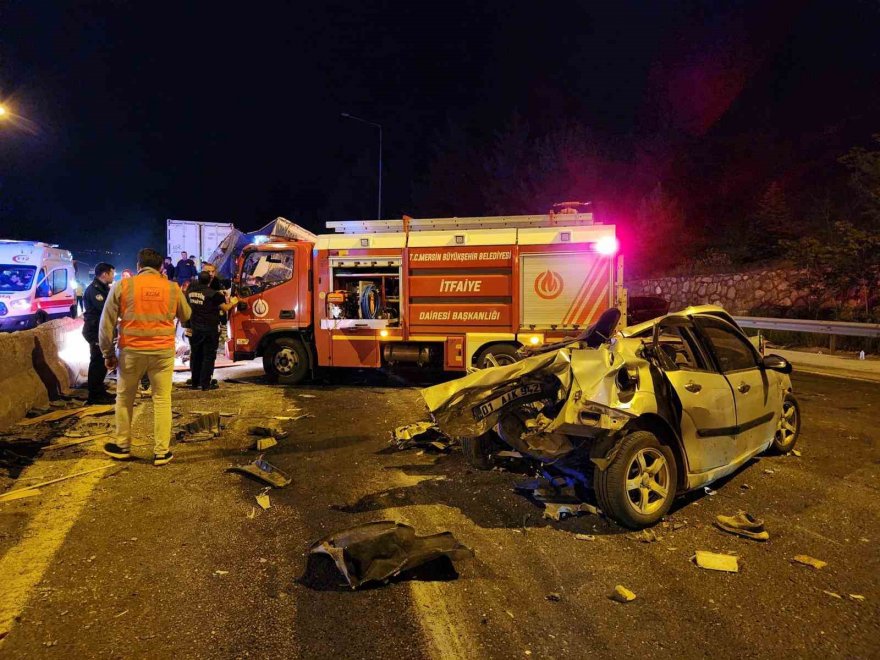 Adana’da 13 aracın karıştığı zincirleme trafik kazası: 7 ölü, 7 yaralı