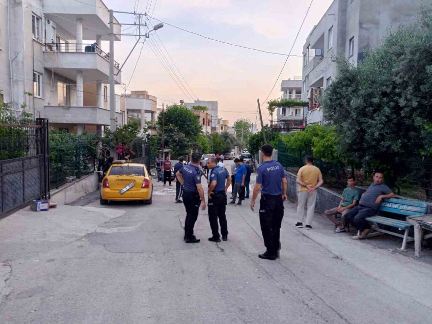 Adana’da cinnet getiren koca dehşet saçtı: 1 ölü, 3 yaralı