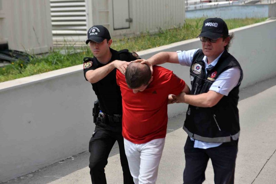 Adana’da uyuşturucu taciri 2 şüpheli tutuklandı