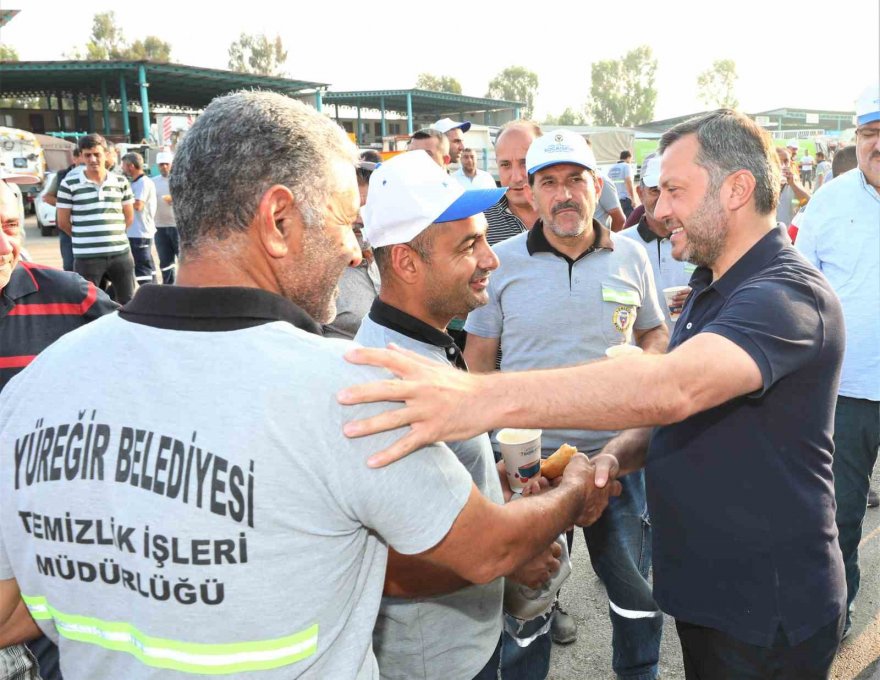 Yüreğir Belediye Başkanı Kocaispir, işçilerle bir araya geldi