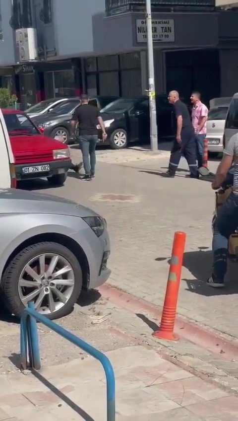 Adana'da sevgilisine çarptı diye yaşlı adamı herkesin gözü önünde bıçakladı