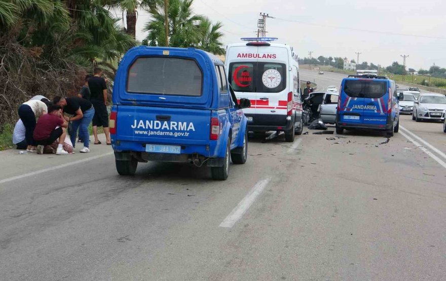 Adana'da bayram ziyareti dönüşü feci kaza: 1 ölü, 4 yaralı