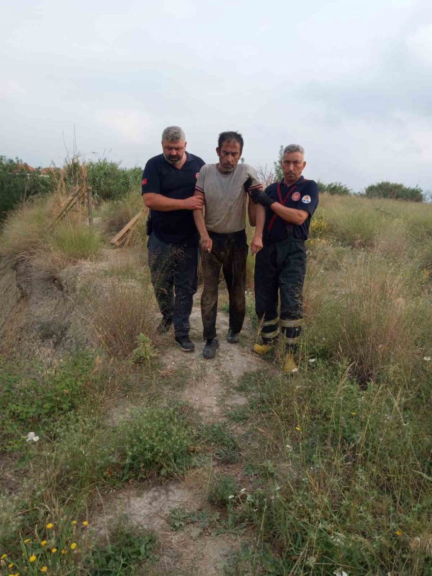 Uçurumda mahsur kalan şahıs itfaiye ekipleri tarafından kurtarıldı