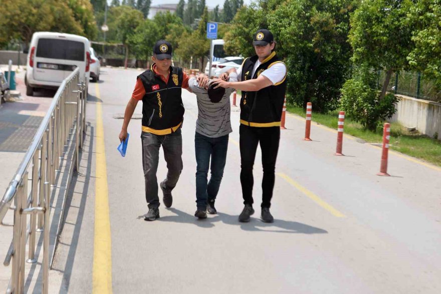 Adana'da tartışı kişiye ateş eden maganda ve yanındaki şahıs tutuklandı