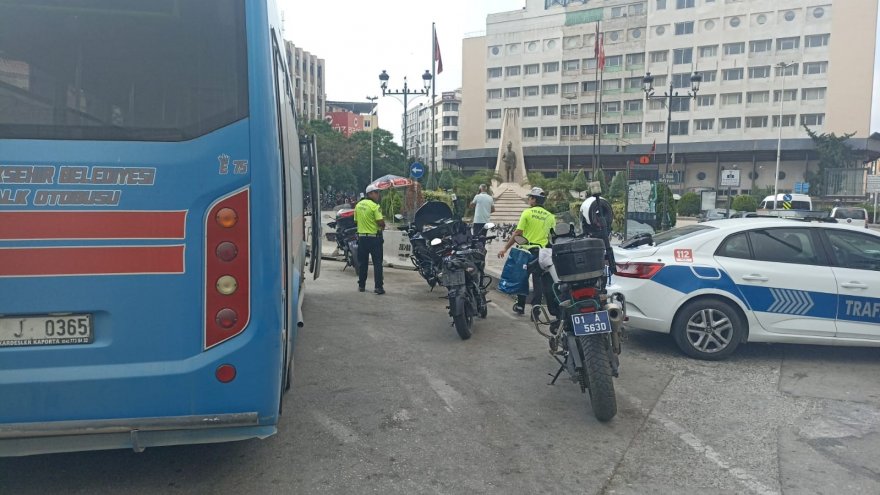 Polis, klima açmayıp kapı açarak yolcu taşıyan dolmuşlara cezai işlem uyguladı