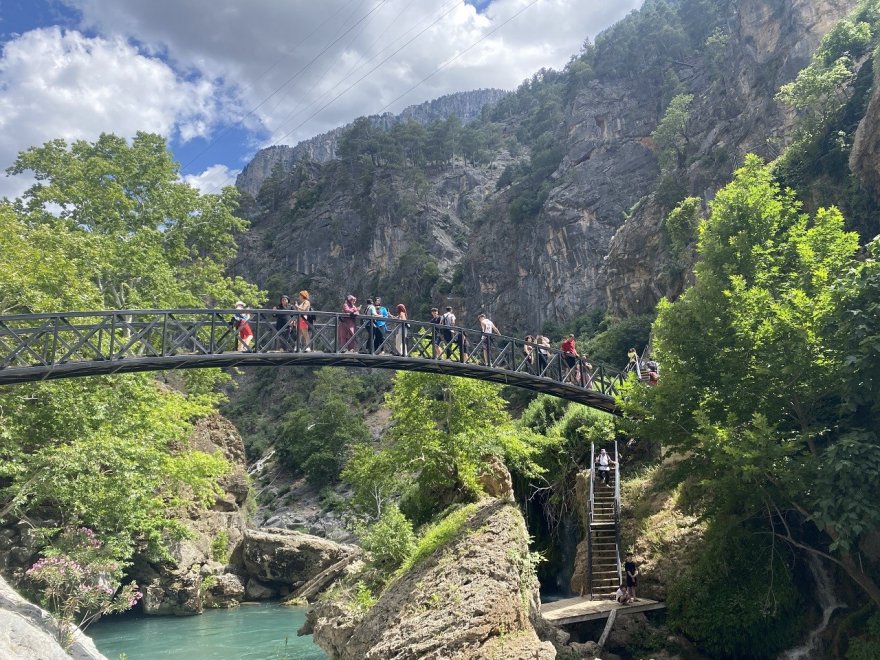 Çukurova’nın gizli cenneti Küp Şelalesi hayran bıraktı