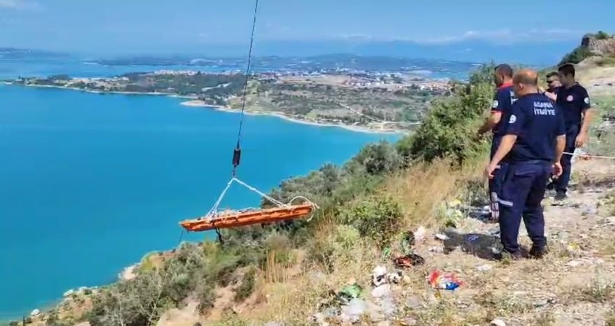 Yamaç paraşütü yaparken düşen şahsı itfaiye kurtardı