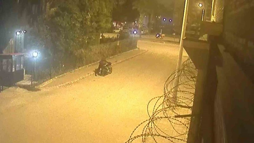 Hırsızlık için taksiyle gelmiş: Otomobil ve motosiklet çalan 3 şüpheli yakalanıp tutuklandı