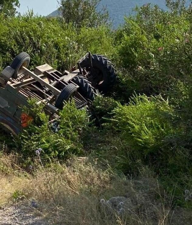 Adana’da traktör devrildi: 1’i ağır 2 yaralı