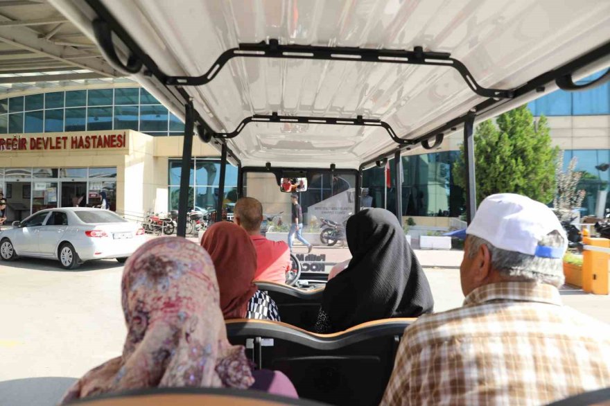 Yüreğir Belediyesinden, hastane ile durak arasında servis hizmeti