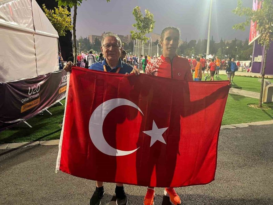 Başkan Akay, Atletizm Milli Takımını yalnız bırakmadı