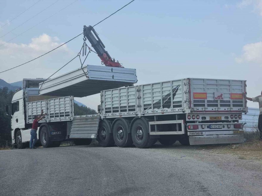 Deprem bölgesi Kozan’da çalışmalar sürüyor