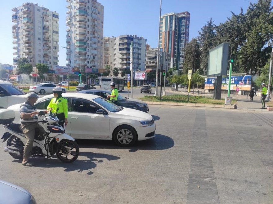 Adana’da trafik polislerinden 