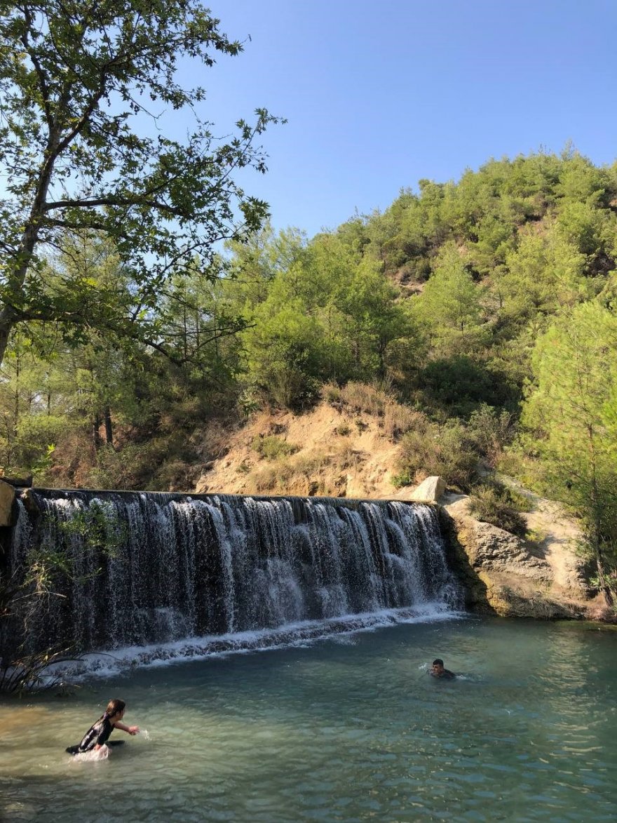 Adana’da Yedigöze Şelalesi ve milli parklar ziyaretçi akınına uğruyor