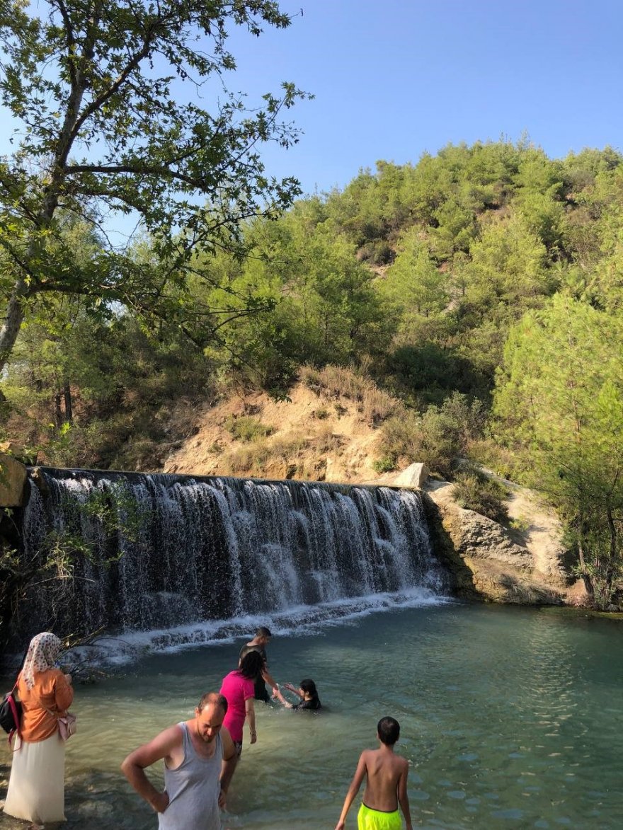 Adana’da Yedigöze Şelalesi ve milli parklar ziyaretçi akınına uğruyor