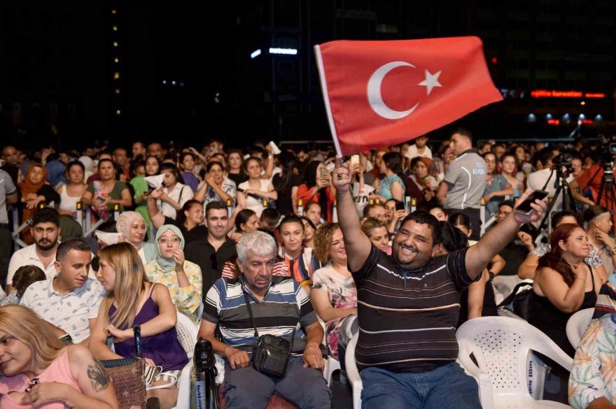 Seyhan Belediyesi'nden Türkü şöleni