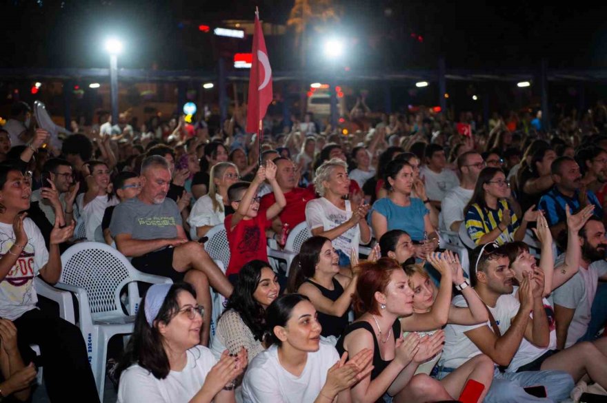 Türk kadının zaferi özgür kadın parkında kutlandı