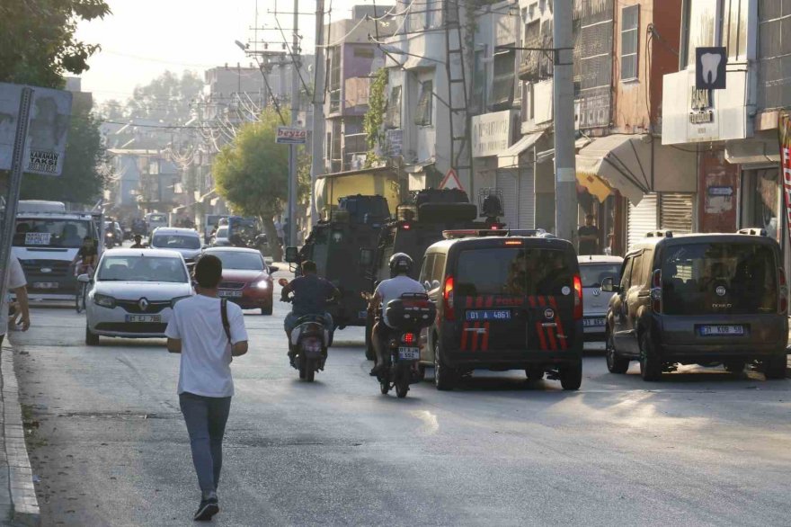 Adana’da infazların yaşandığı caddede hava destekli “Huzur ve Güven” uygulaması