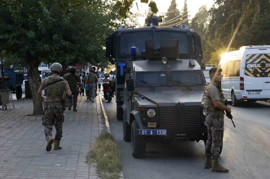 Adana’da infazların yaşandığı caddede hava destekli “Huzur ve Güven” uygulaması