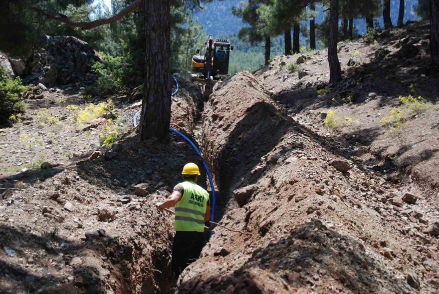 Daha yaşanabilir Adana'nın temelleri atılıyor: ASKİ’den 2097 kilometre içme suyu hattı