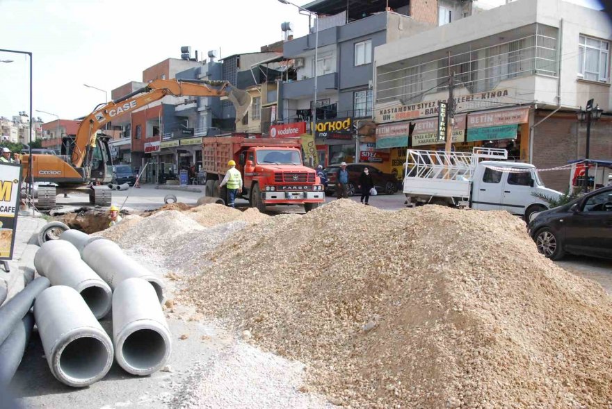 Daha yaşanabilir Adana'nın temelleri atılıyor: ASKİ’den 2097 kilometre içme suyu hattı