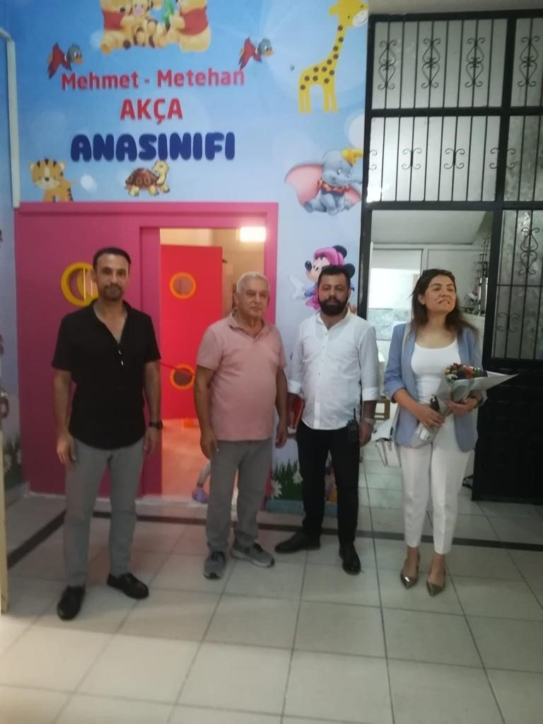 Depremde kaybettiği çocuklarının eğitim gördüğü ana sınıfını yeniletti