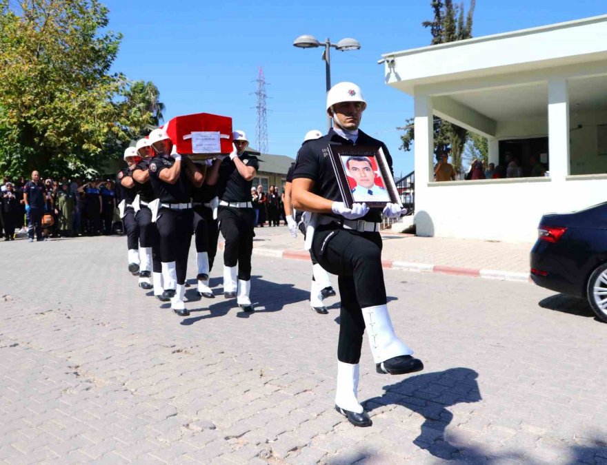 Kalp krizinden ölen polis, son yolculuğuna uğurlandı